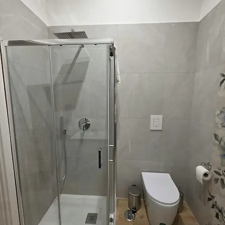 Station Prestige Nocleg ze śniadaniem