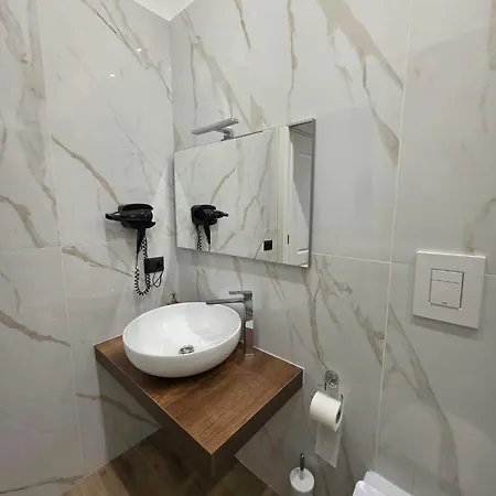 Station Prestige Nocleg ze śniadaniem